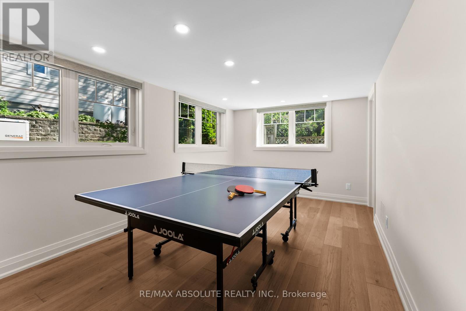 664 CARUSO CIRCLE - 34