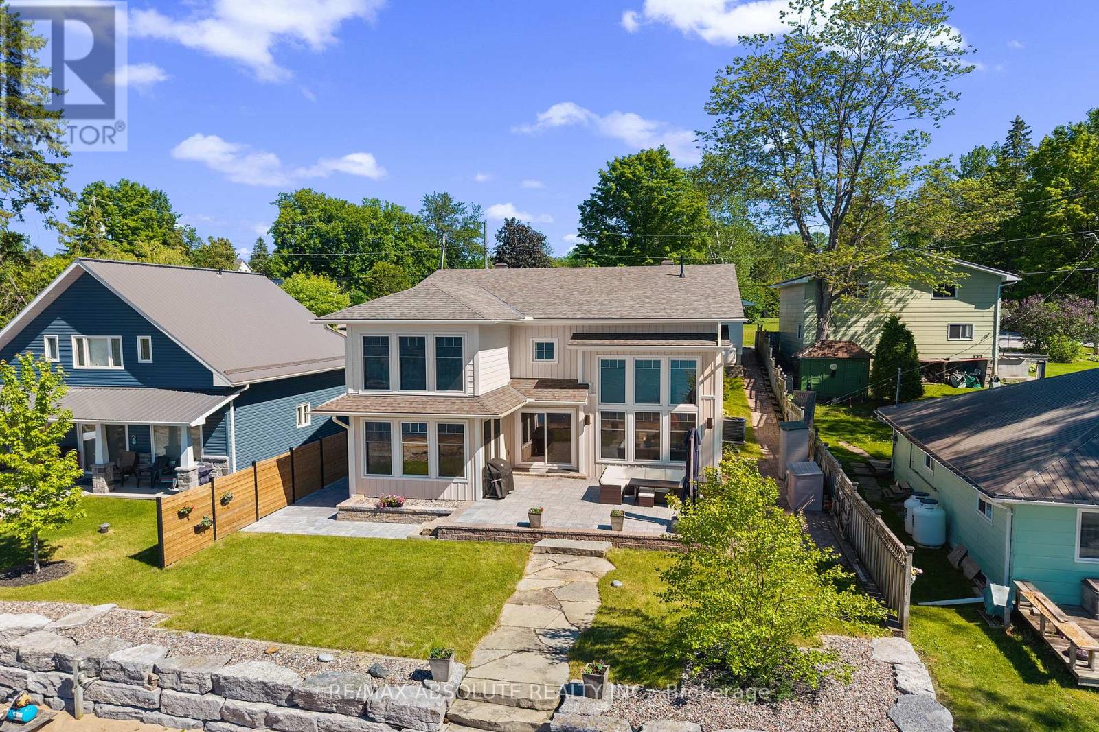 664 CARUSO CIRCLE - 39