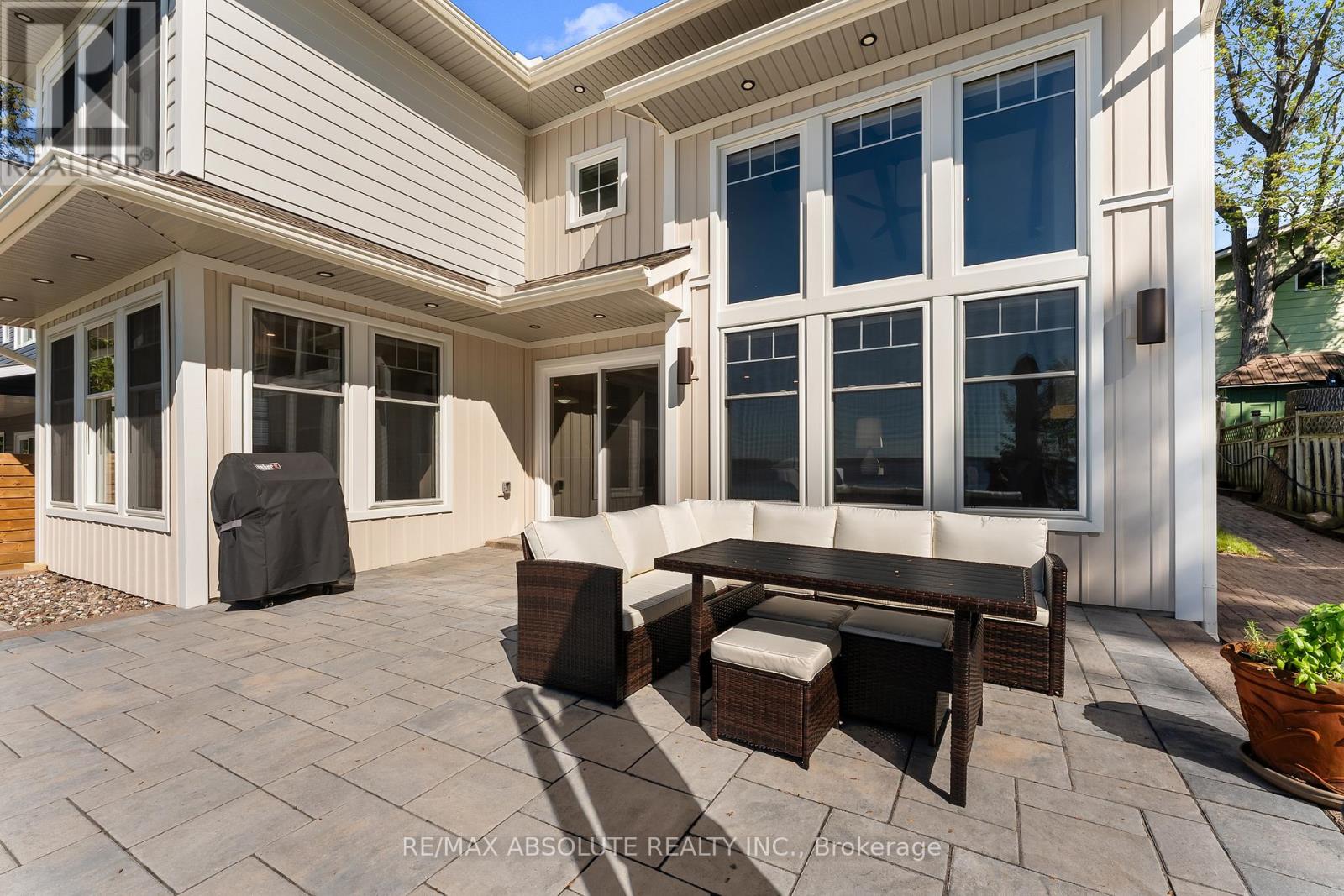 664 CARUSO CIRCLE - 40
