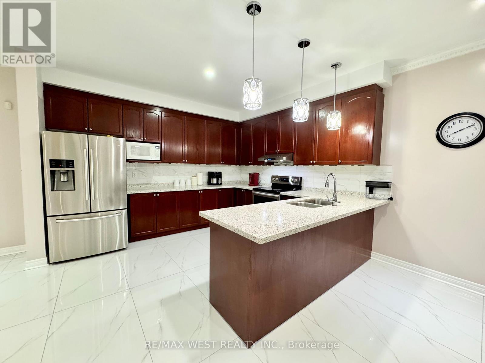 43 TATRA CRESCENT - 13