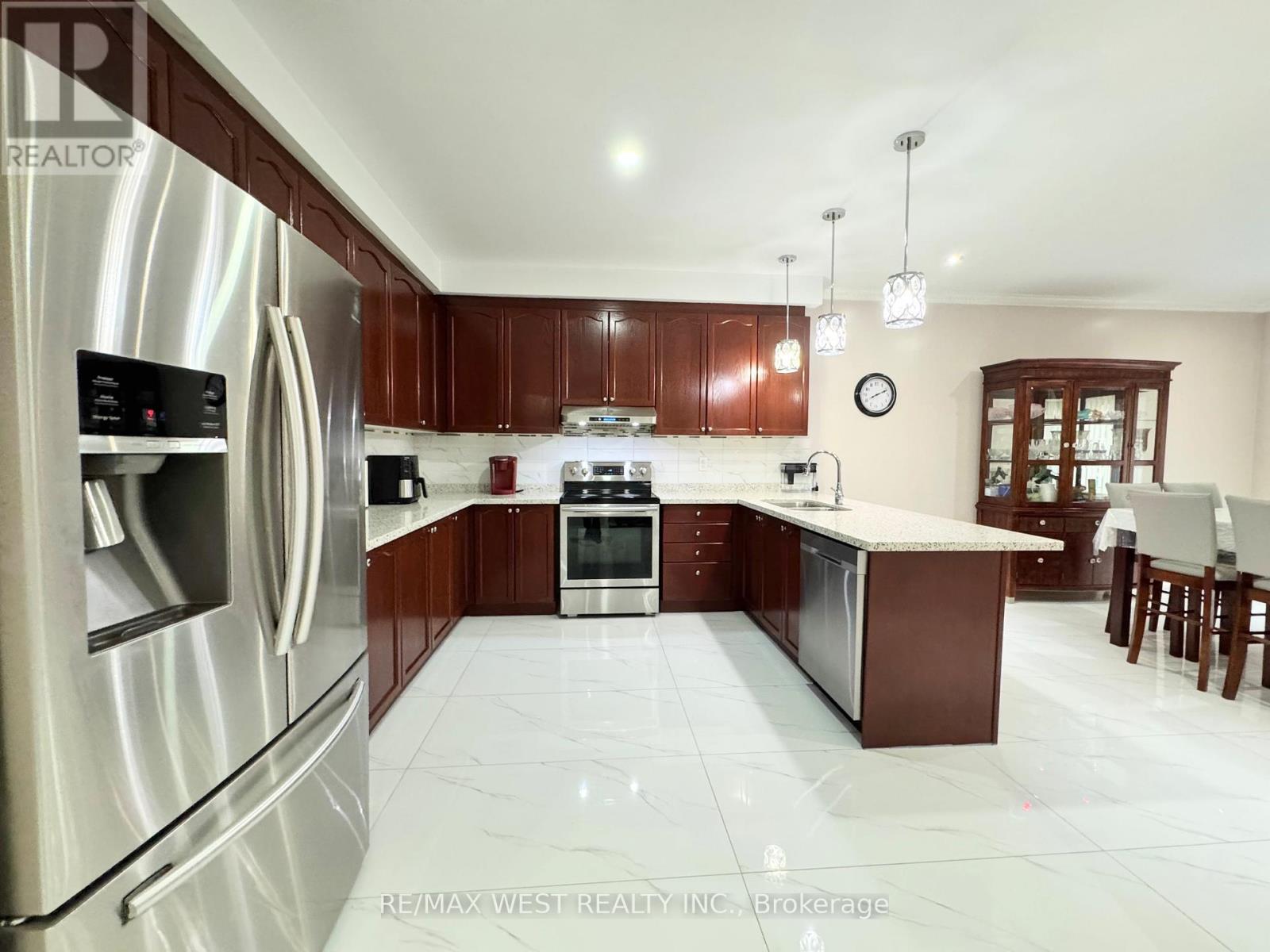 43 TATRA CRESCENT - 14