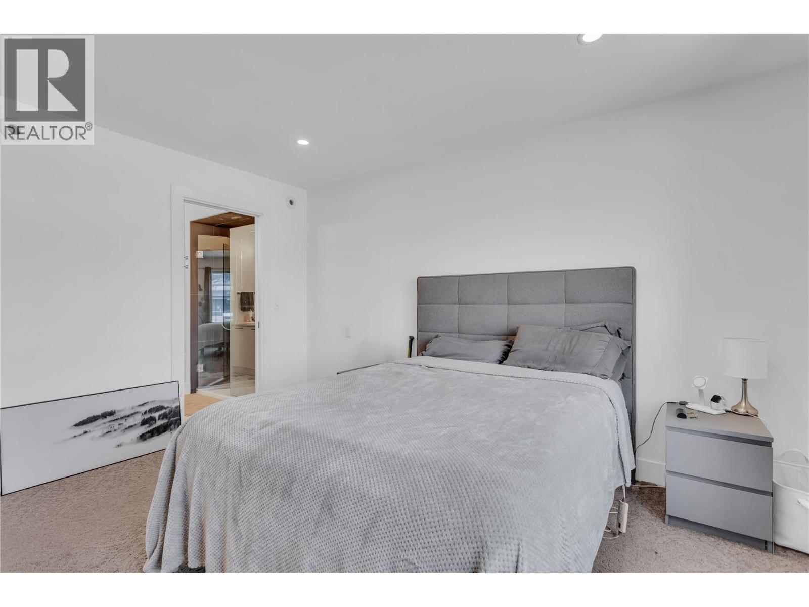  4214 33 Street, Vernon