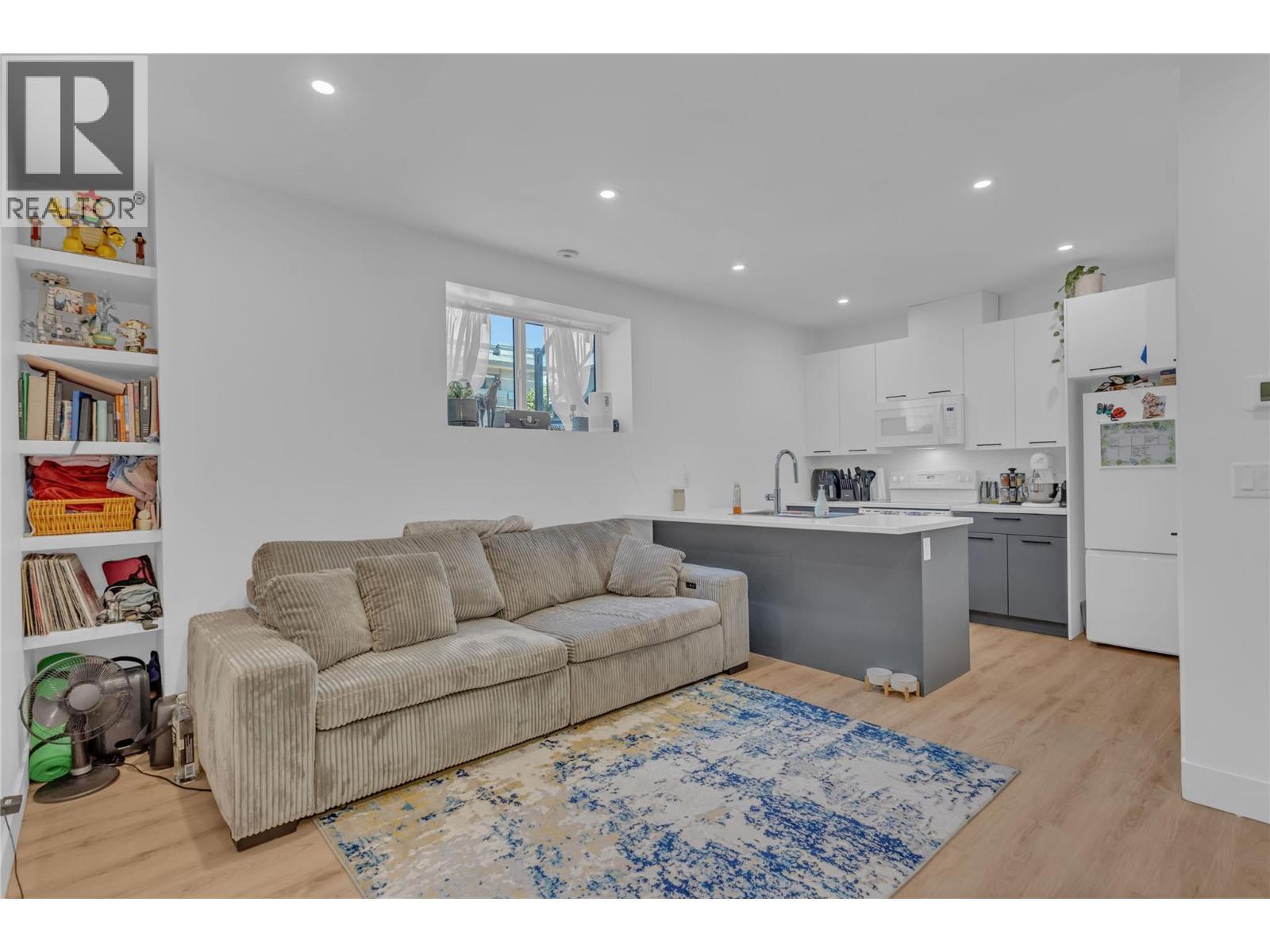  4214 33 Street, Vernon