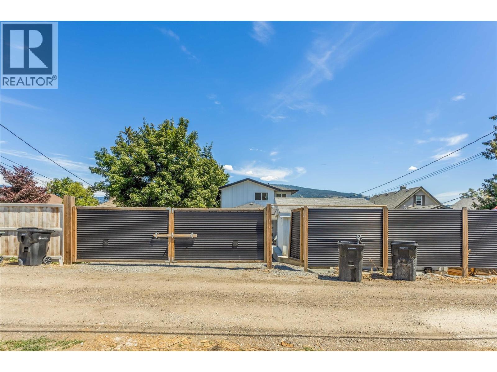  4214 33 Street, Vernon