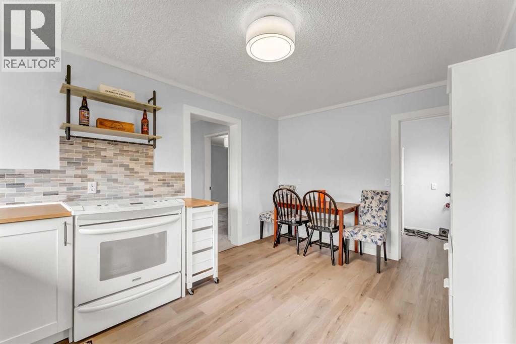 837 Main Street S - 12