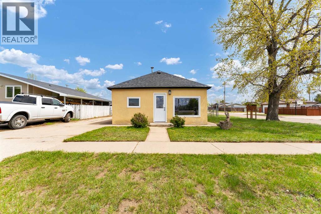 837 Main Street S - 3