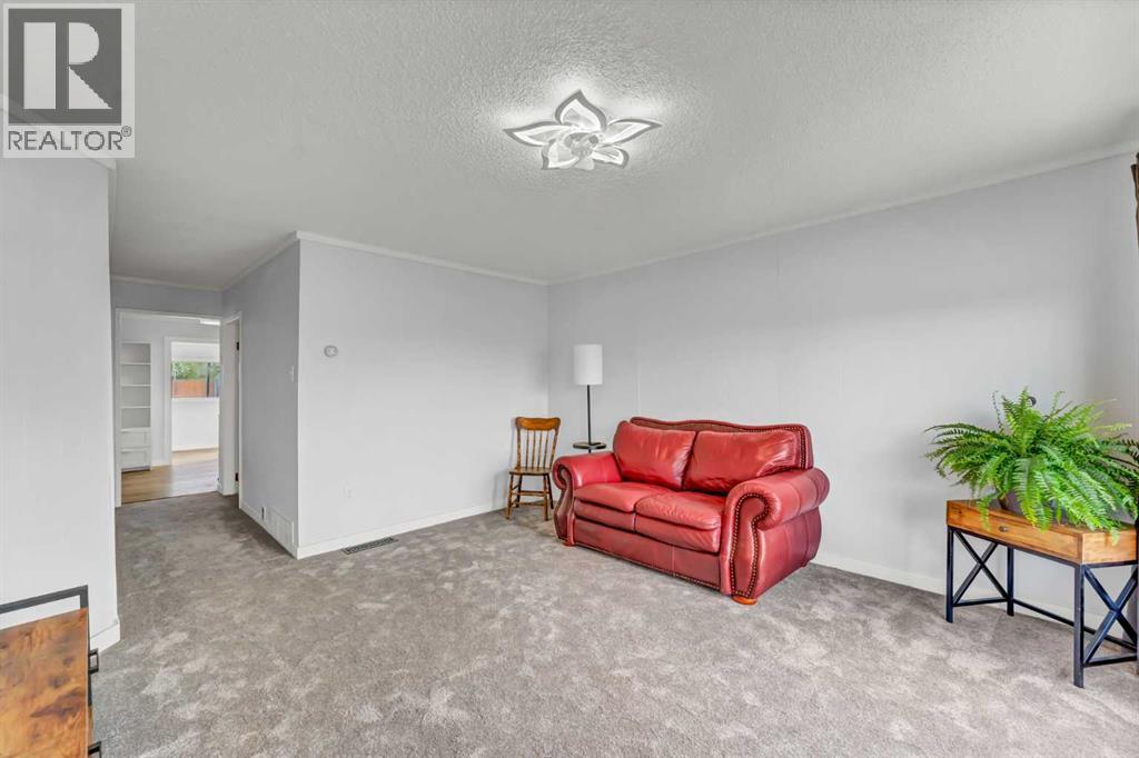 837 Main Street S - 5