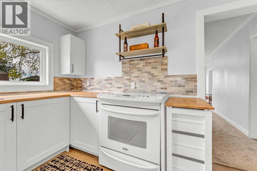 837 Main Street S - 14