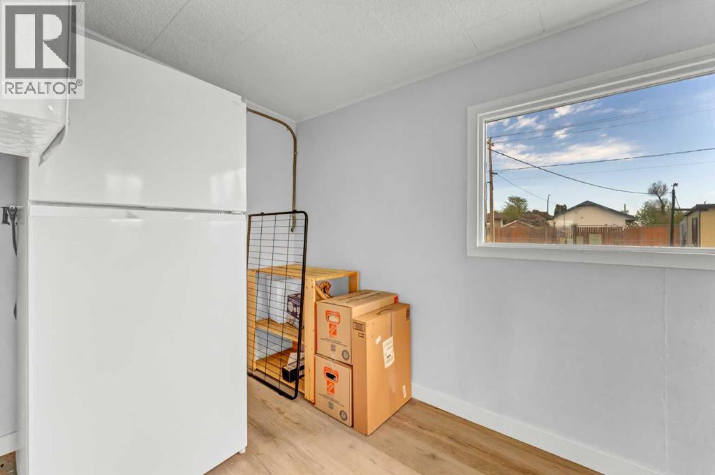 837 Main Street S - 17