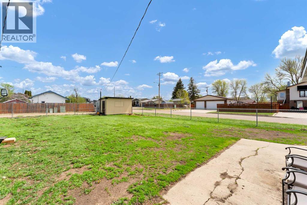 837 Main Street S - 27