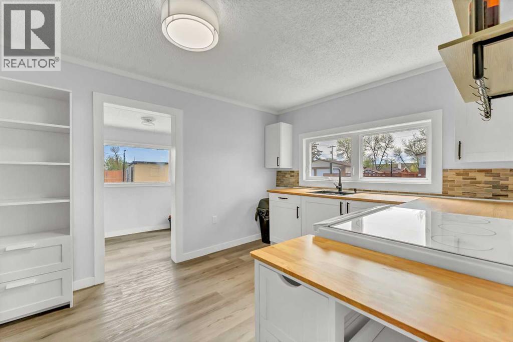837 Main Street S - 10