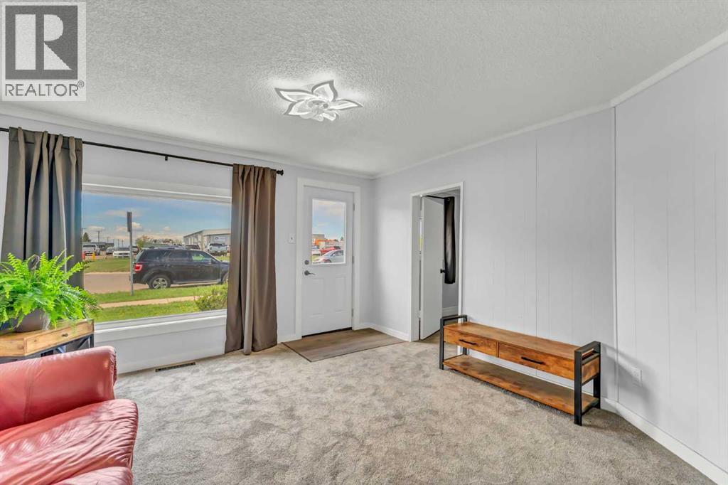 837 Main Street S - 8