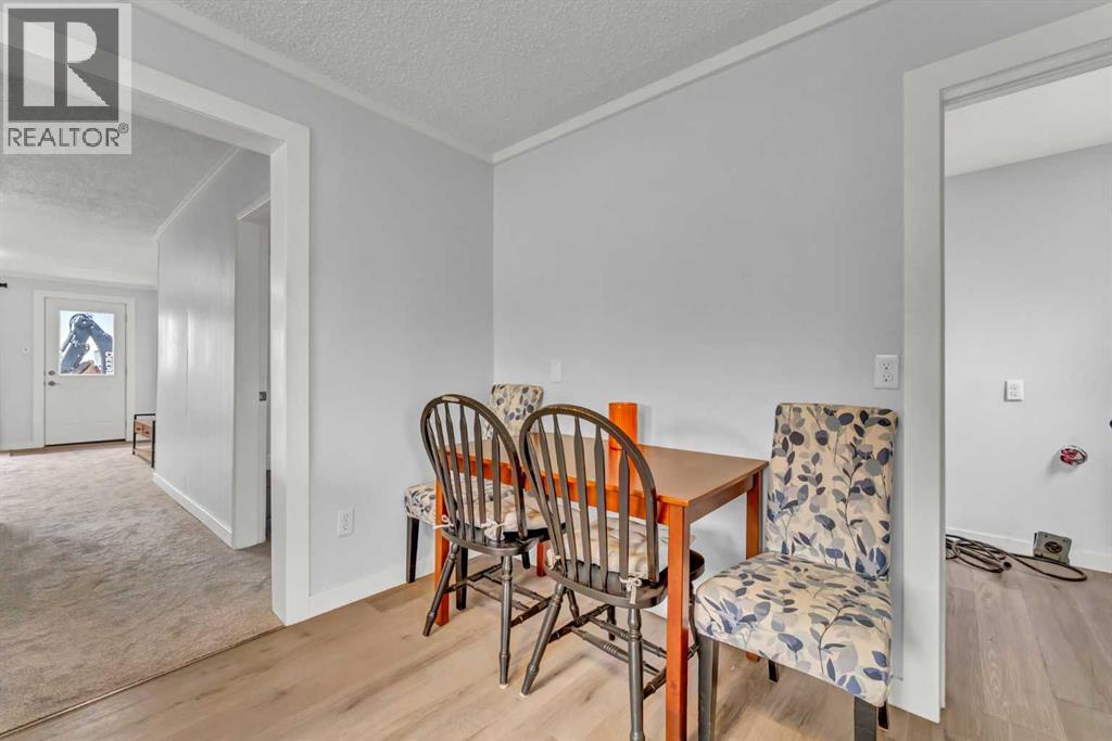 837 Main Street S - 16
