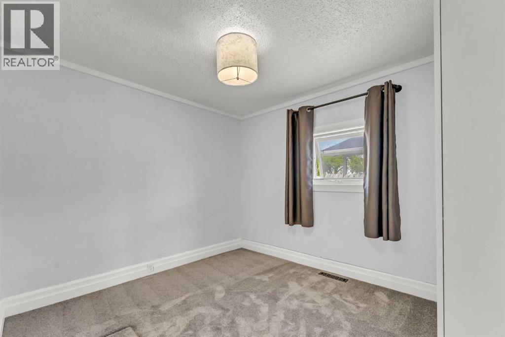 837 Main Street S - 22