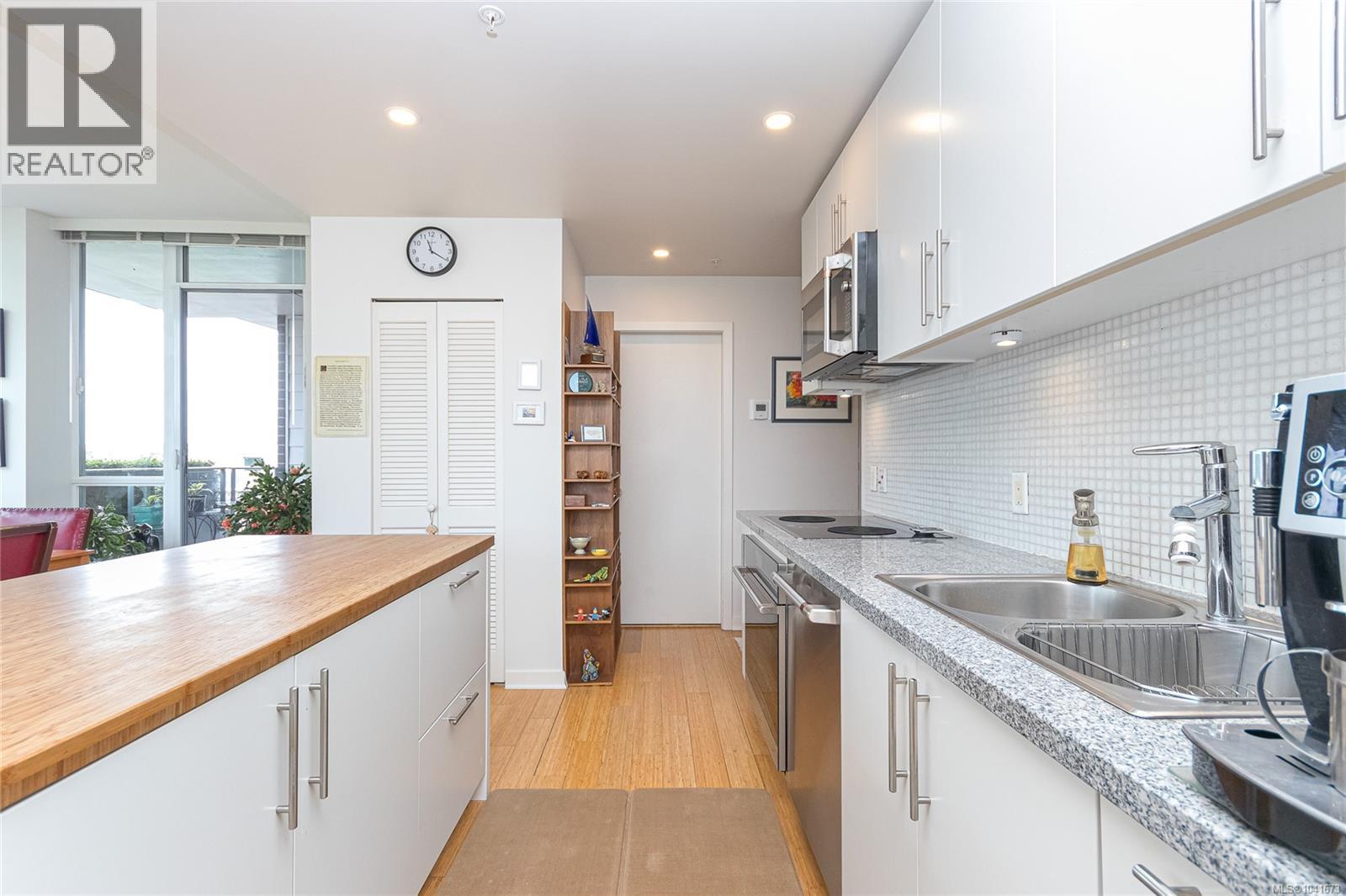 #406 391 Tyee Rd - 15