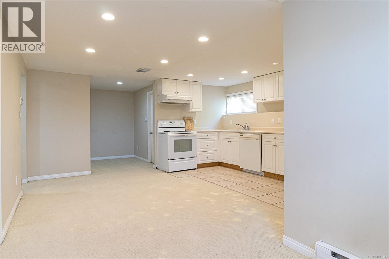 575 Burnside Rd E - 18