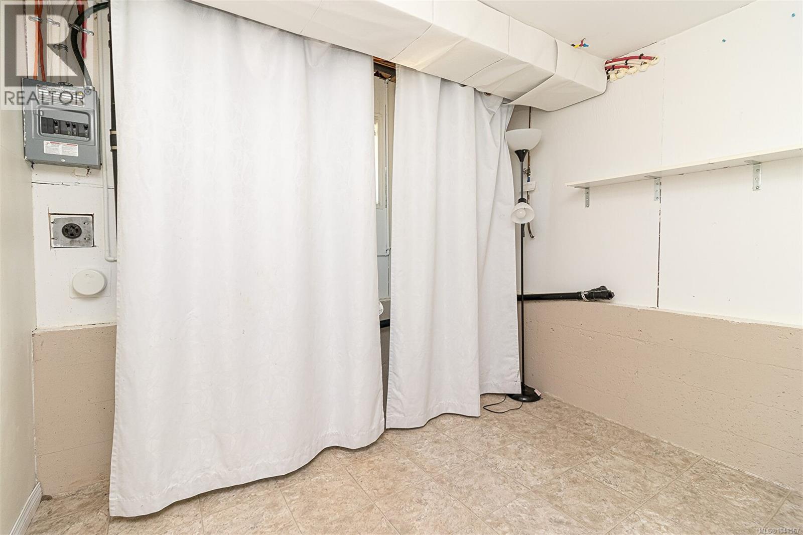 575 Burnside Rd E - 23