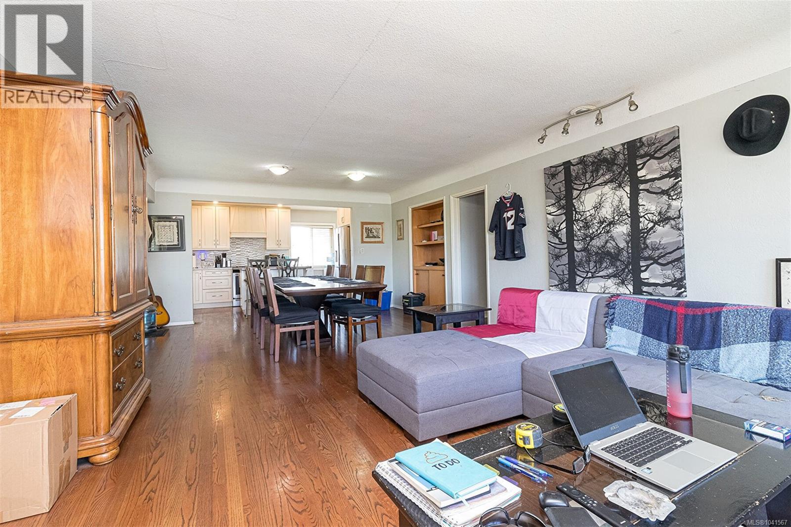 575 Burnside Rd E - 5