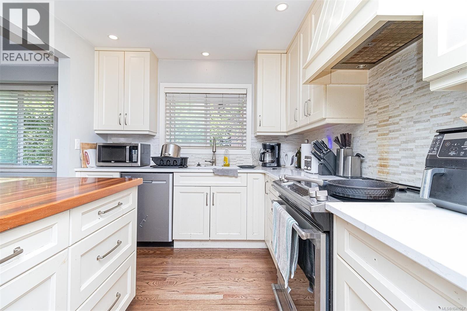 575 Burnside Rd E - 8