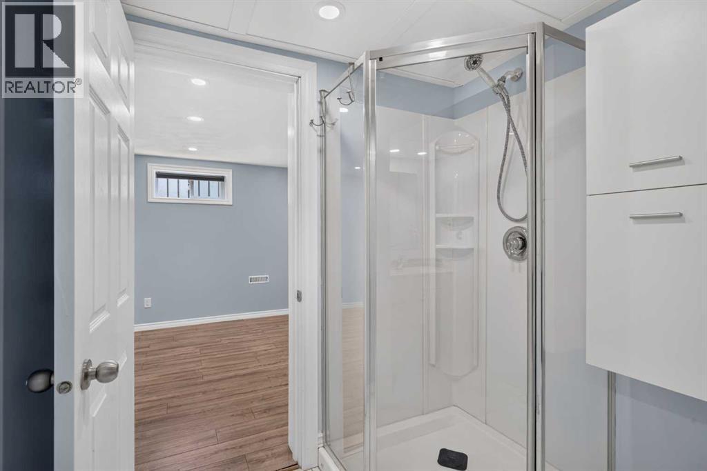 7631 22 Street SE — photo 36