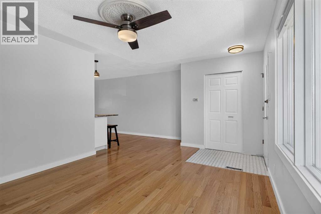 7631 22 Street SE — photo 6