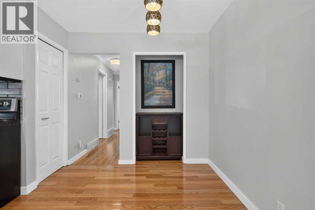 7631 22 Street SE — photo 8