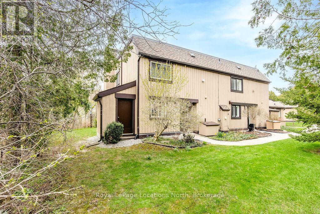 112 ESCARPMENT CRESCENT - 1