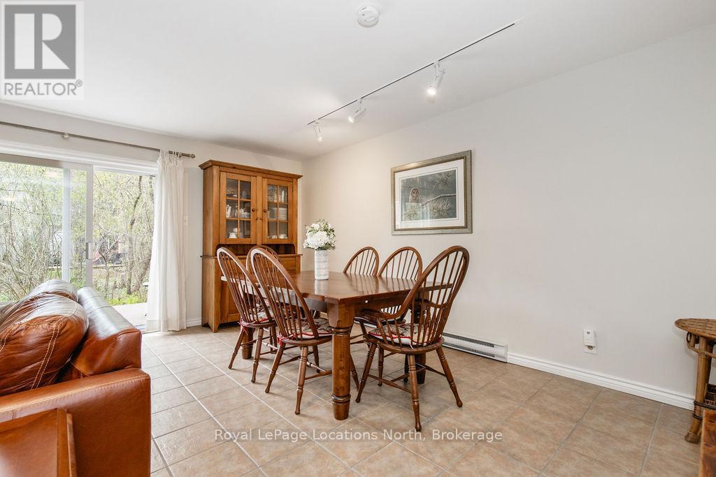 112 ESCARPMENT CRESCENT - 12