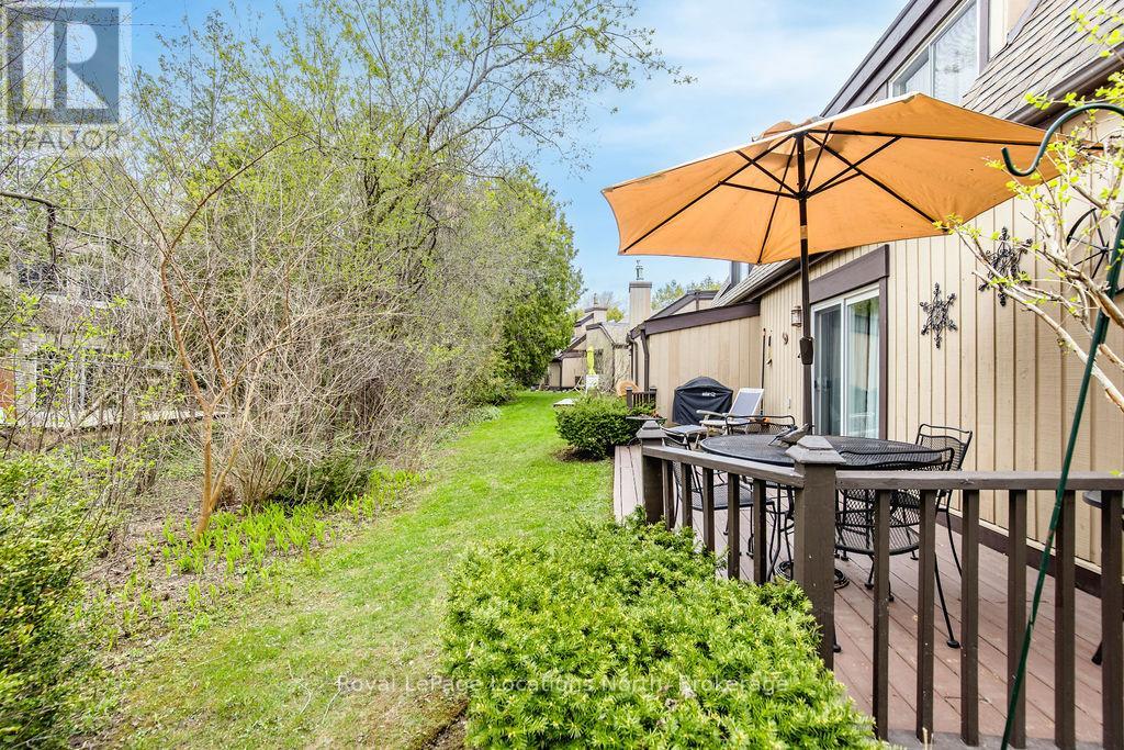 112 ESCARPMENT CRESCENT - 19