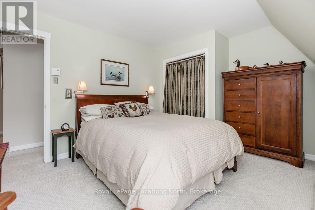 112 ESCARPMENT CRESCENT - 25