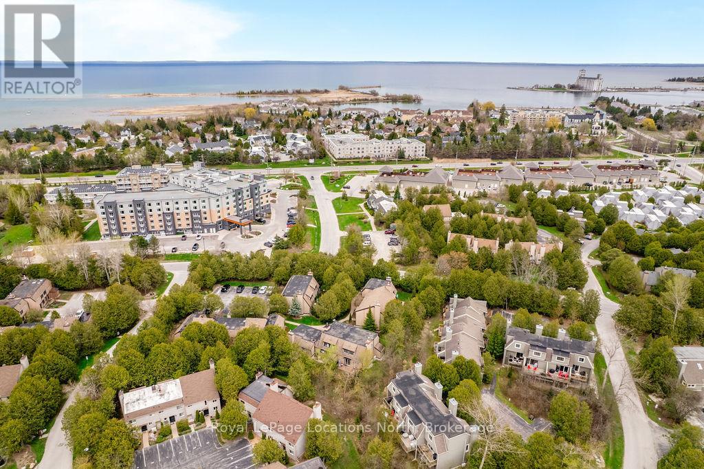 112 ESCARPMENT CRESCENT - 33