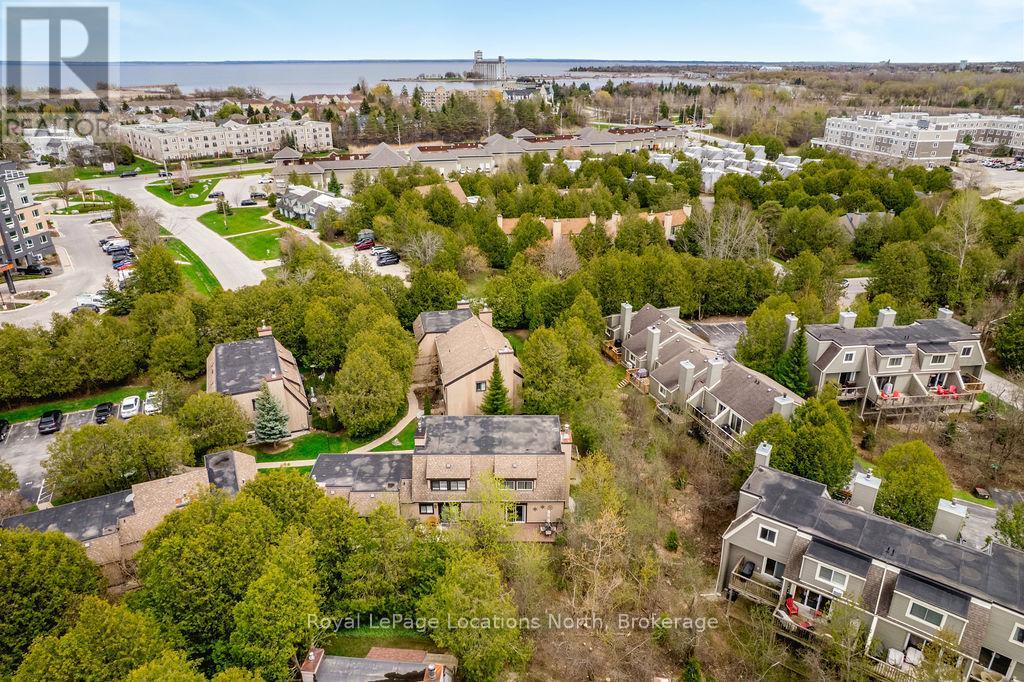 112 ESCARPMENT CRESCENT - 34