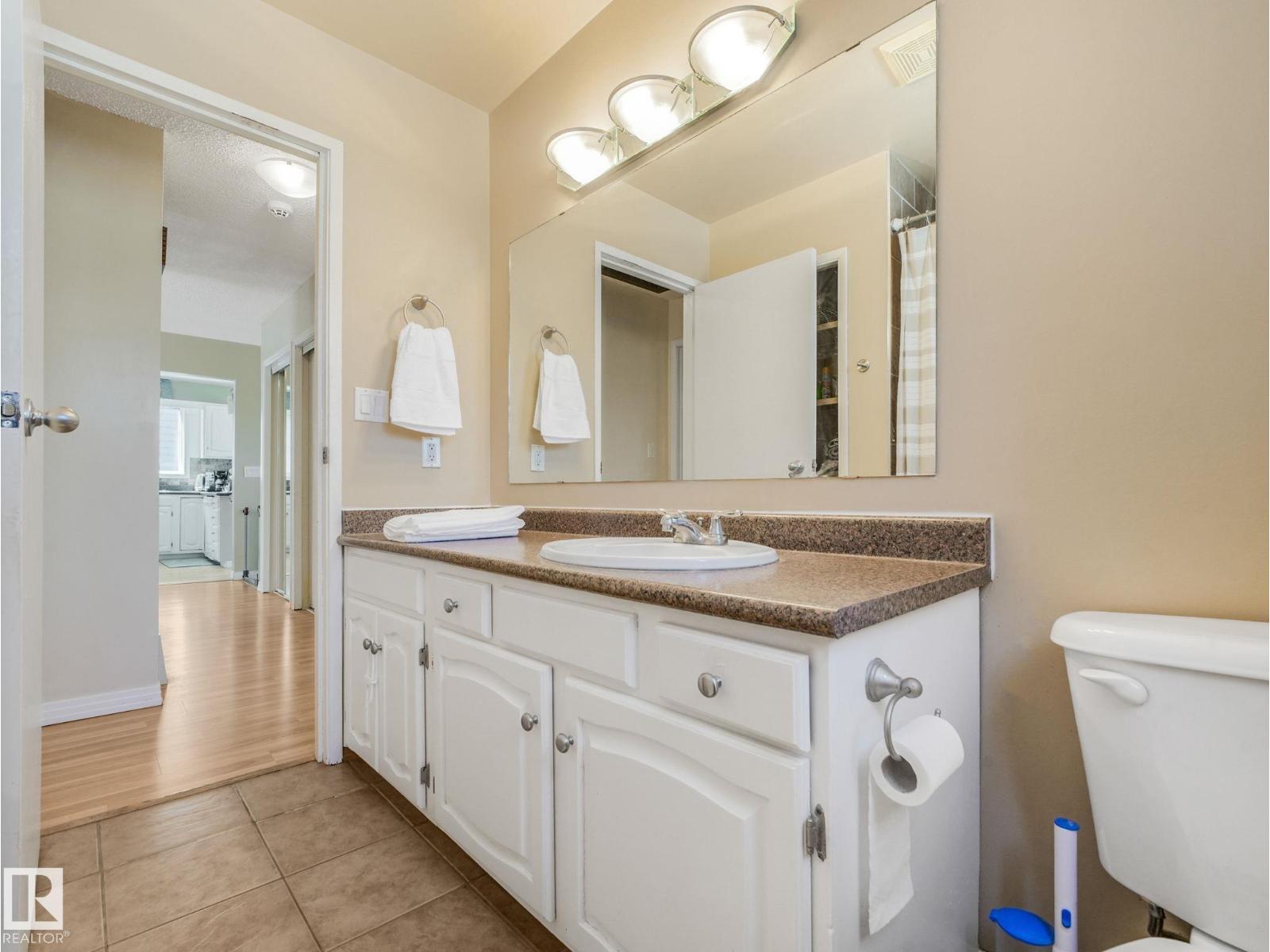 2035 49A ST NW - 44