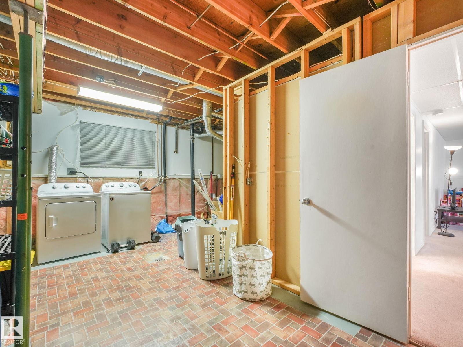 2035 49A ST NW - 48