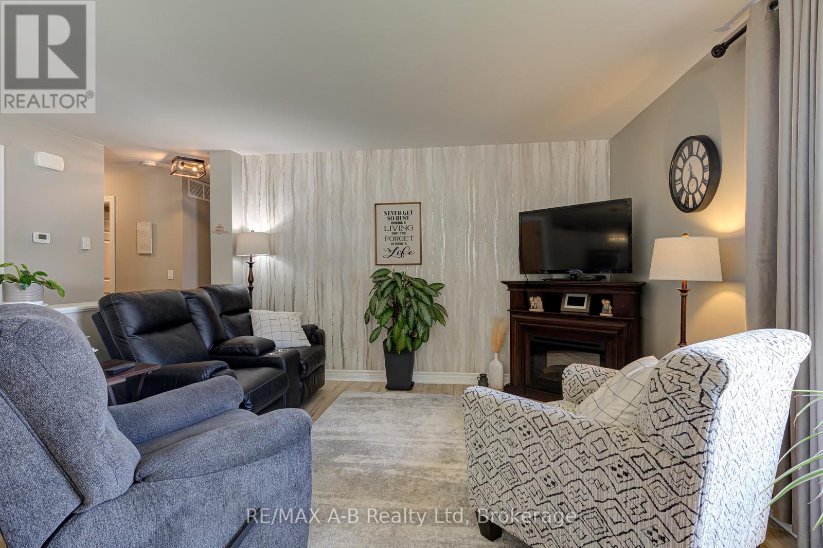 12 KELLESTINE DRIVE - 14