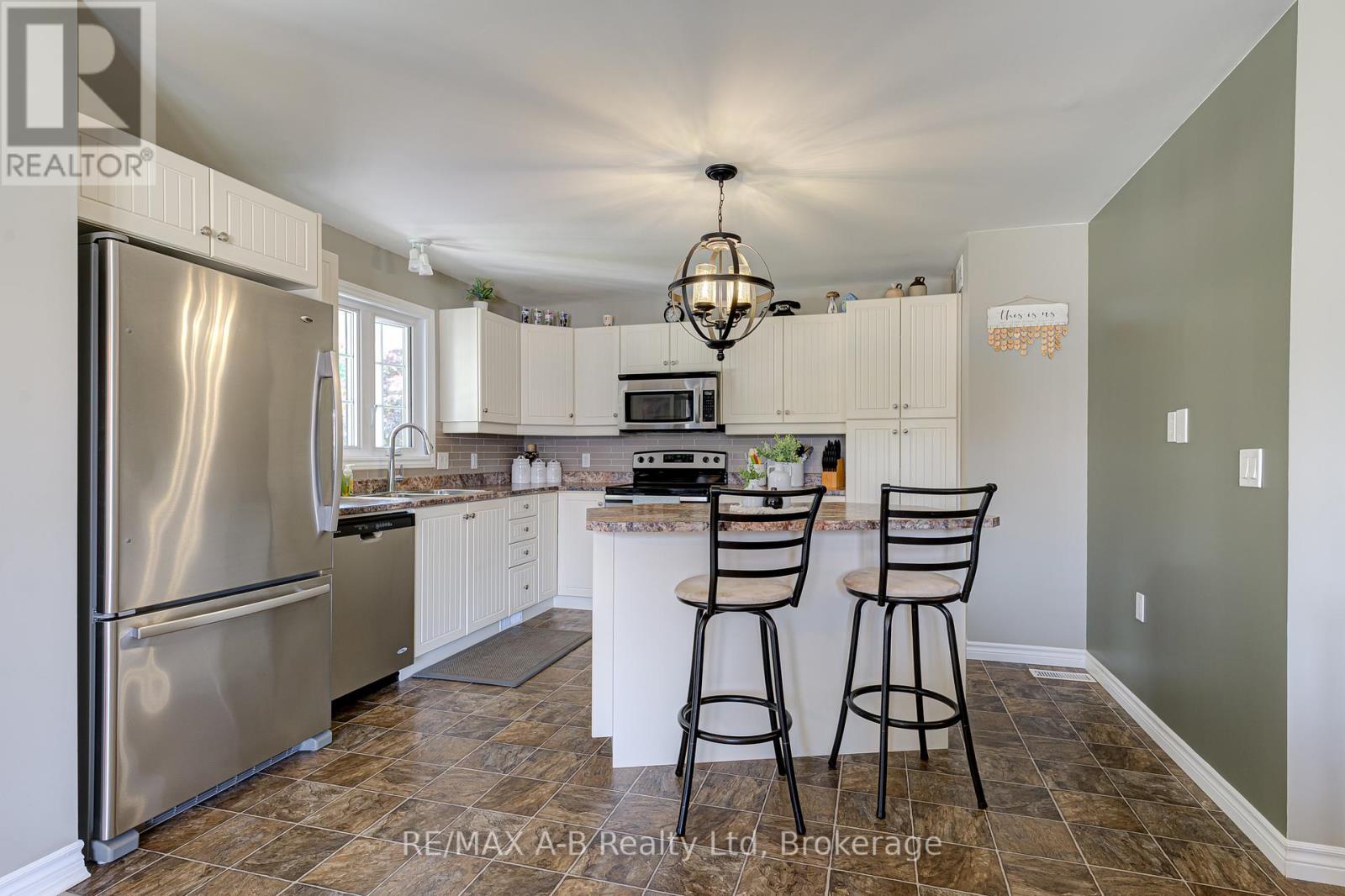 12 KELLESTINE DRIVE - 15