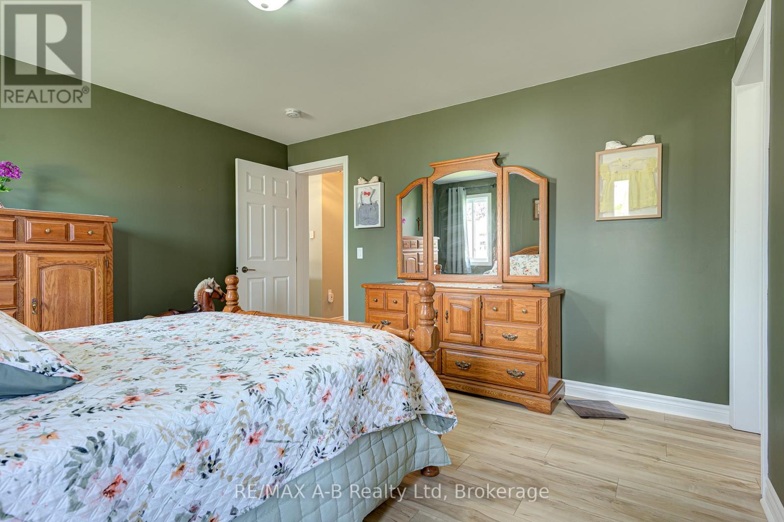 12 KELLESTINE DRIVE - 23