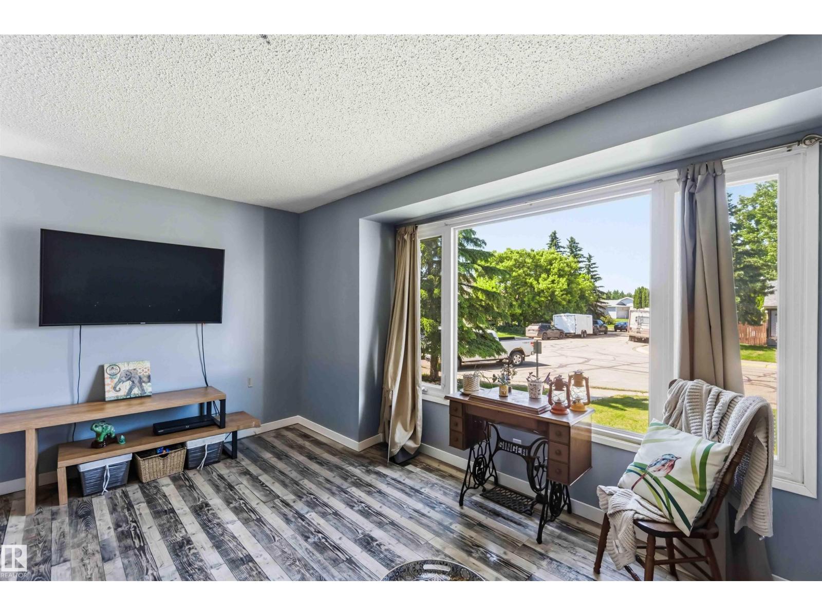 135 BIRCH DR - 17