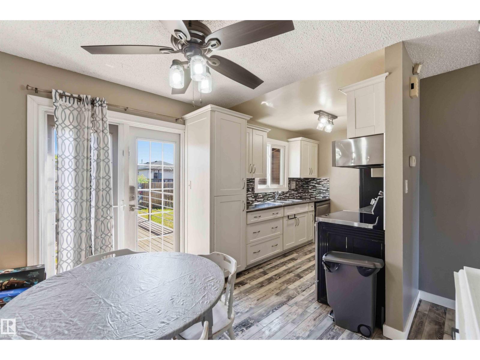 135 BIRCH DR - 21