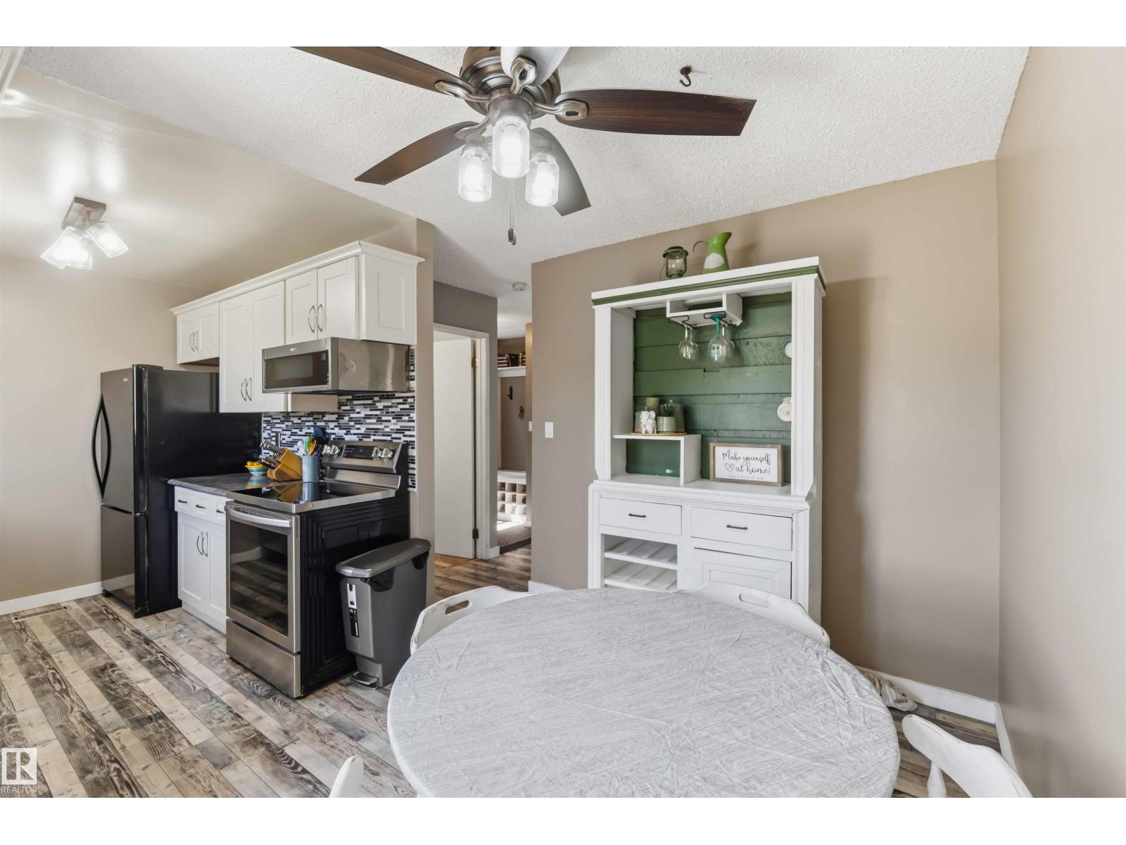 135 BIRCH DR - 22