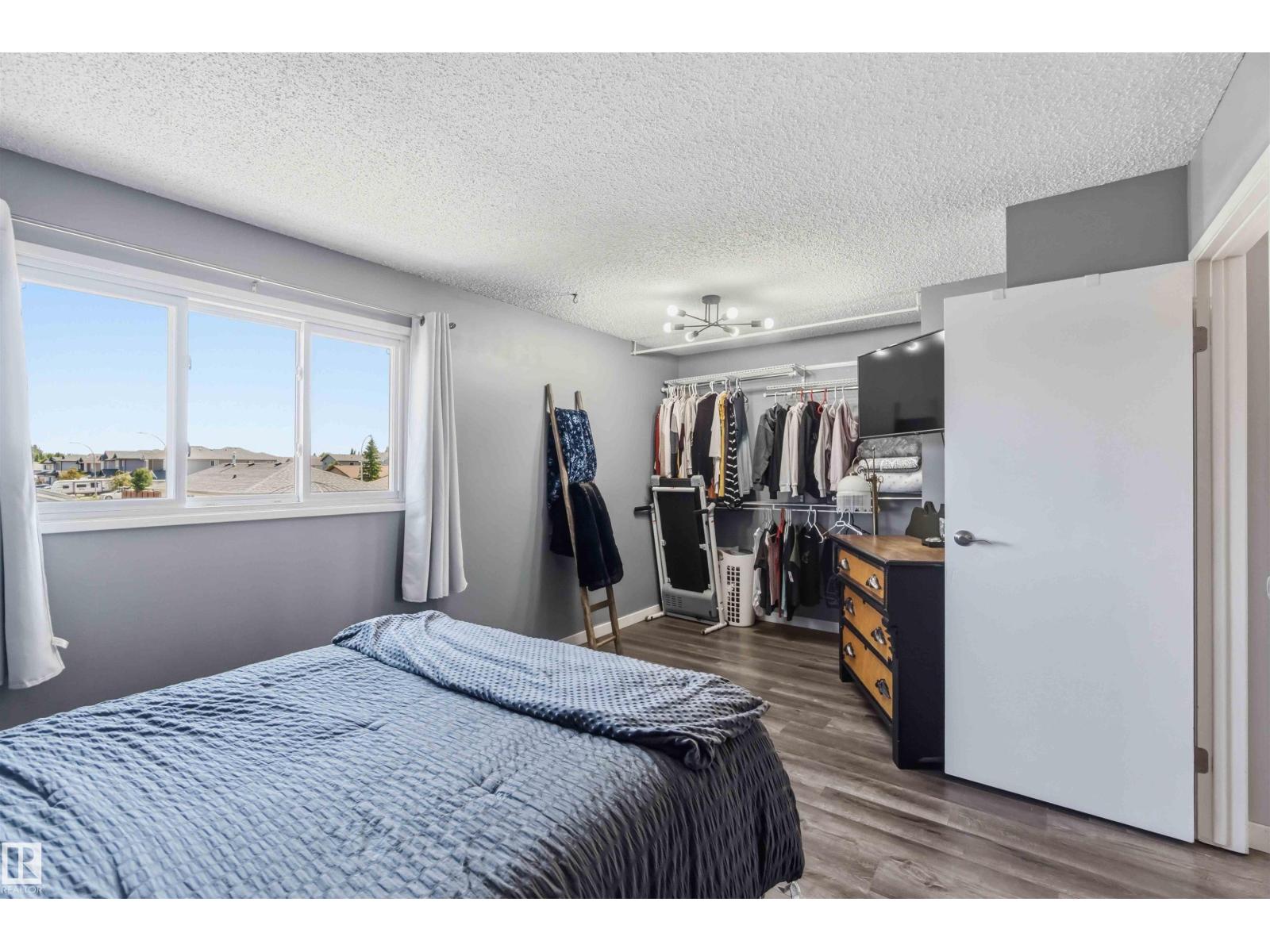 135 BIRCH DR - 43