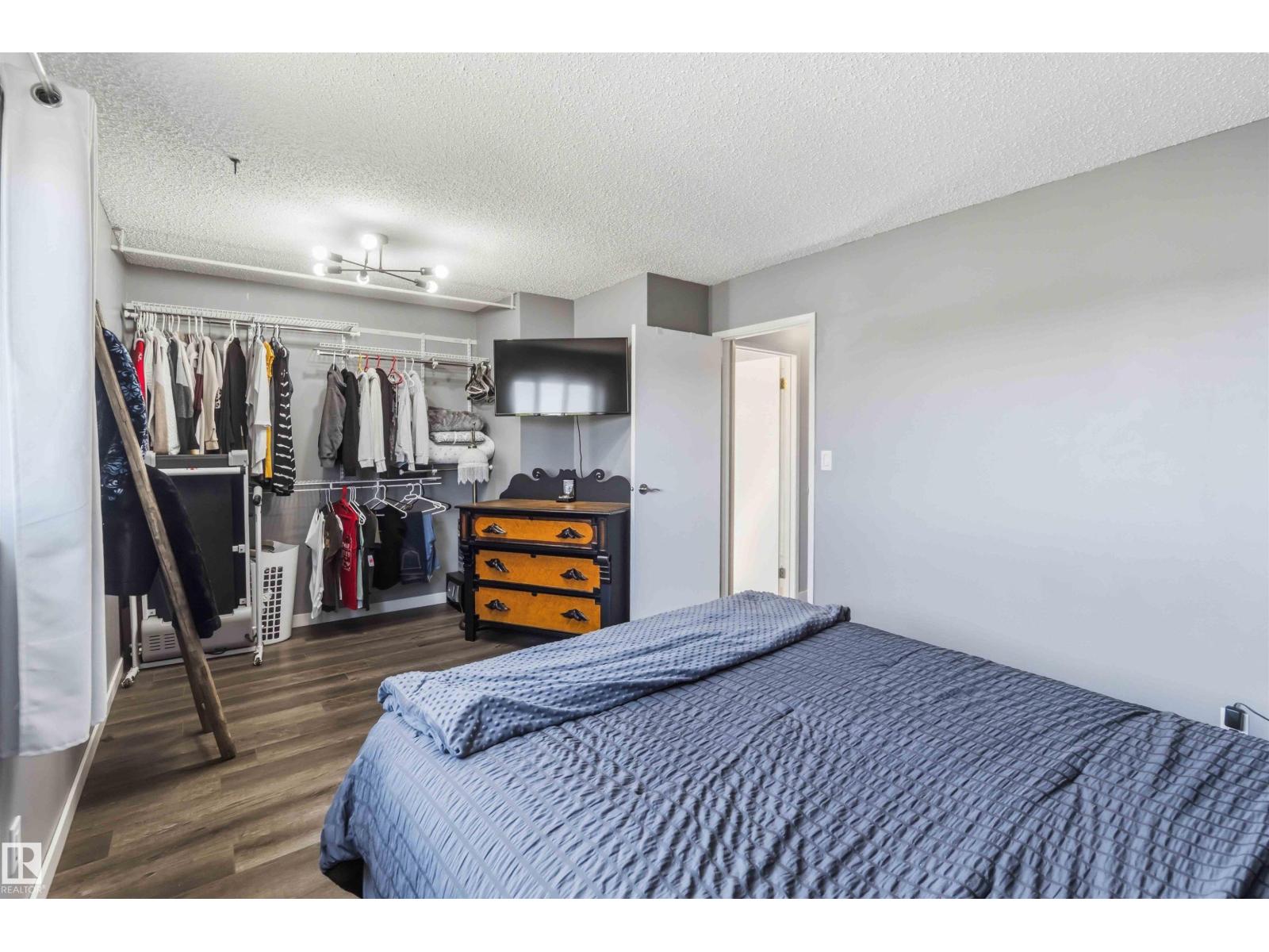 135 BIRCH DR - 44