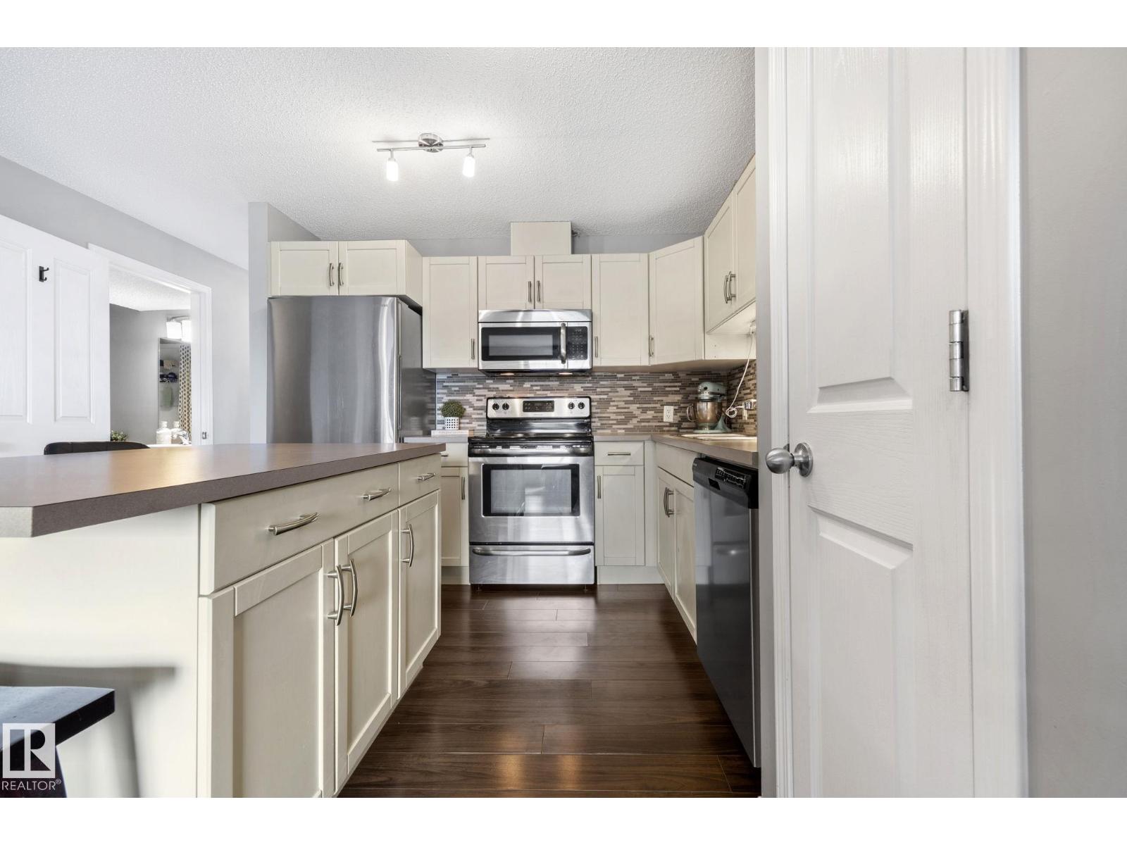 #8 1030 CHAPPELLE BV SW - 16