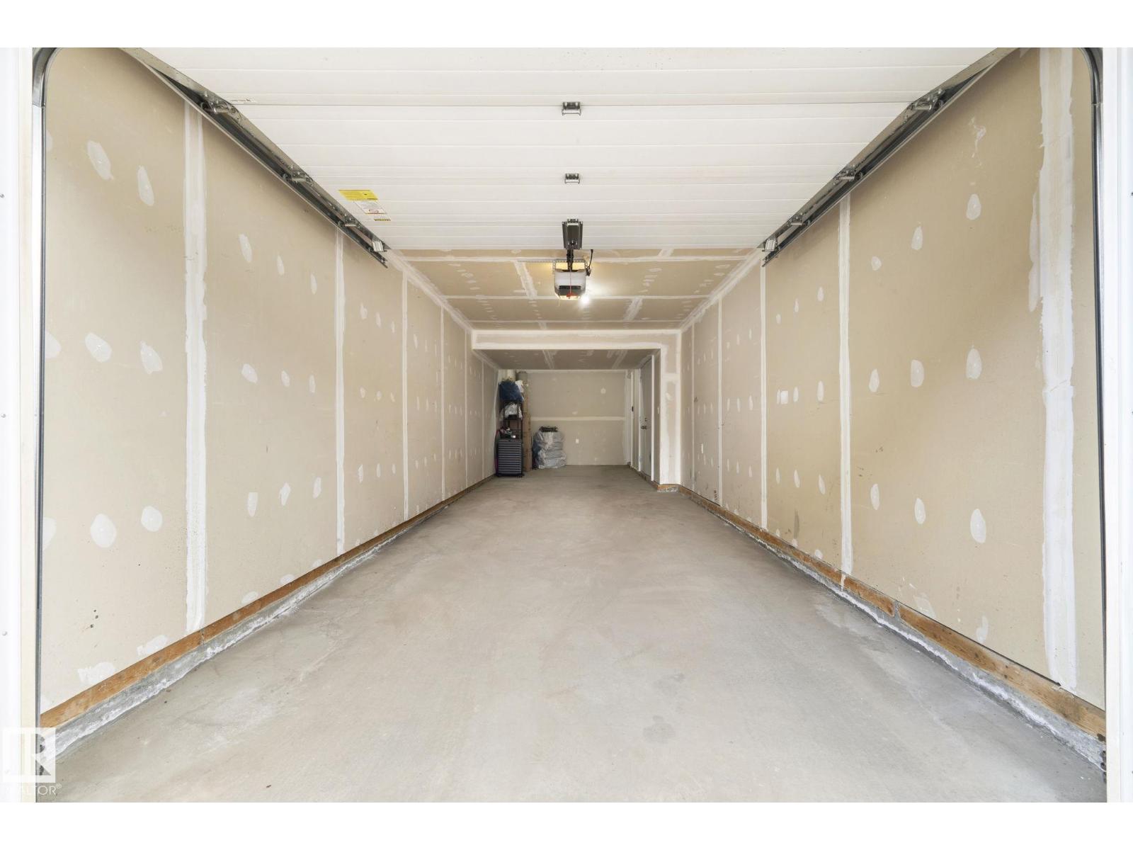 #8 1030 CHAPPELLE BV SW - 27