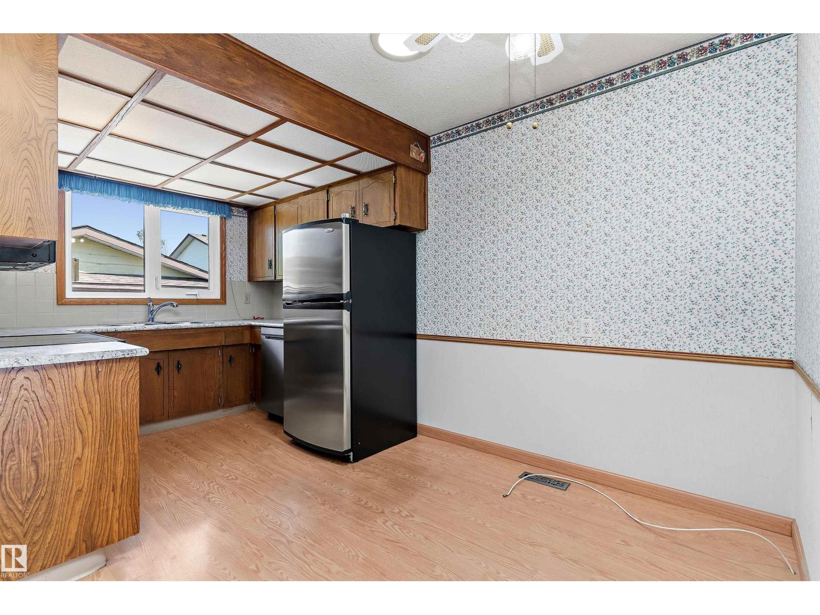 12256 144 AV NW - 16