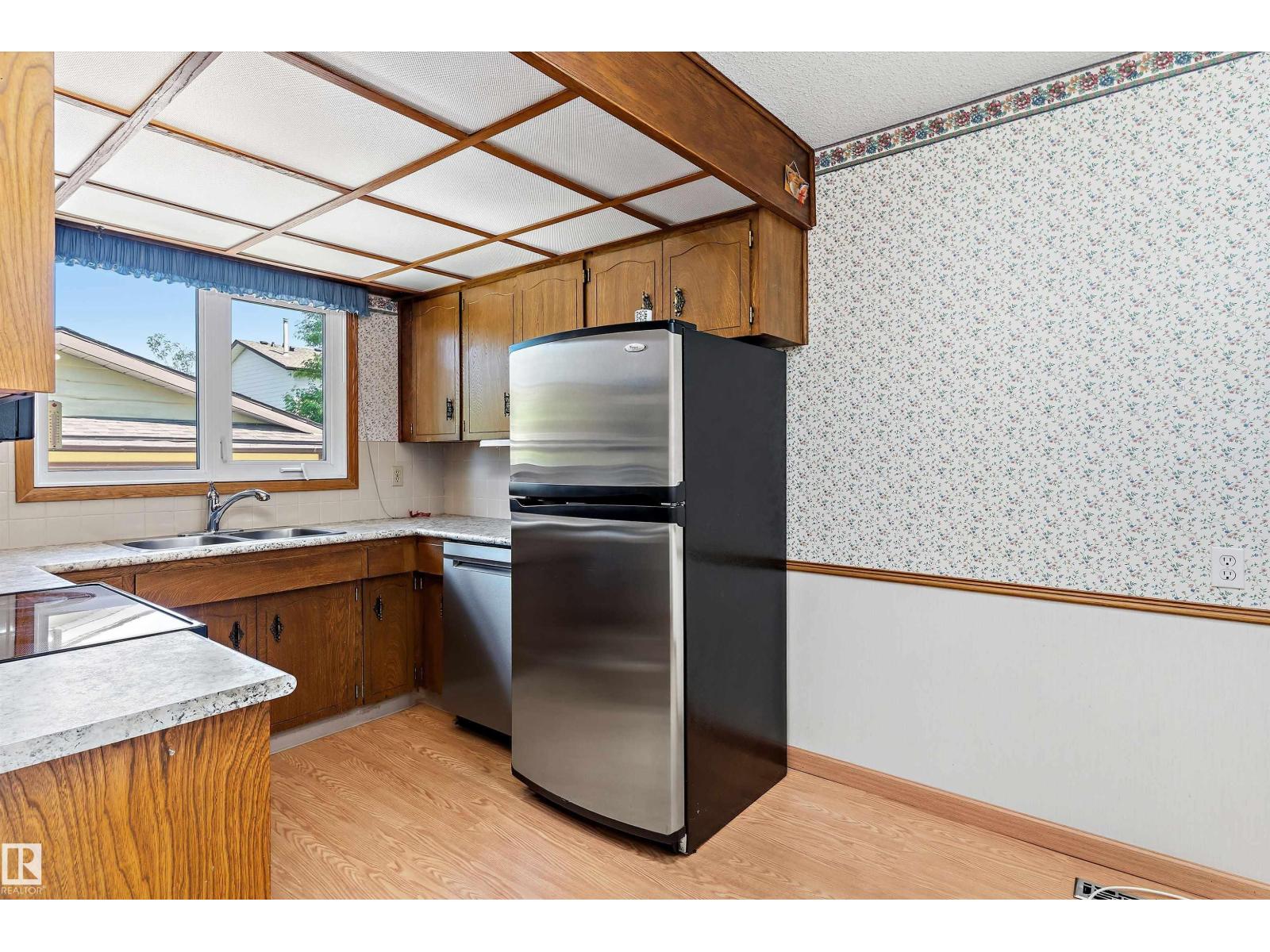 12256 144 AV NW - 20