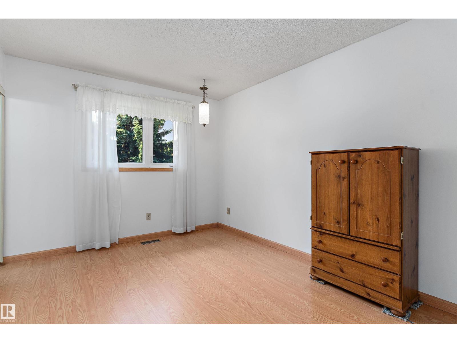 12256 144 AV NW - 21