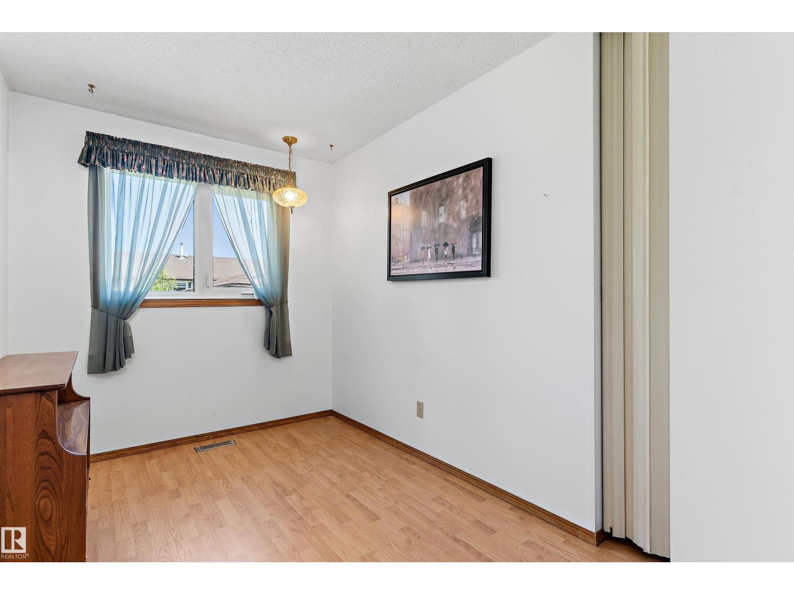 12256 144 AV NW - 27