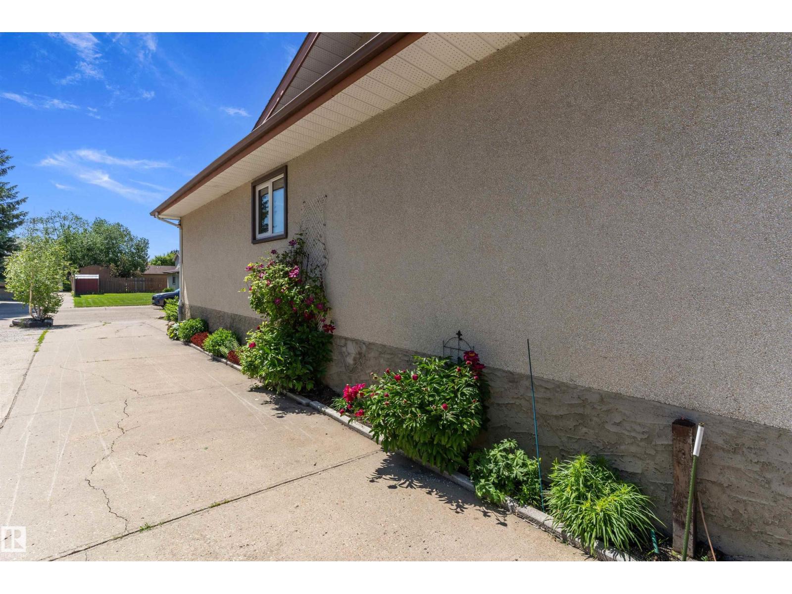 12256 144 AV NW - 42