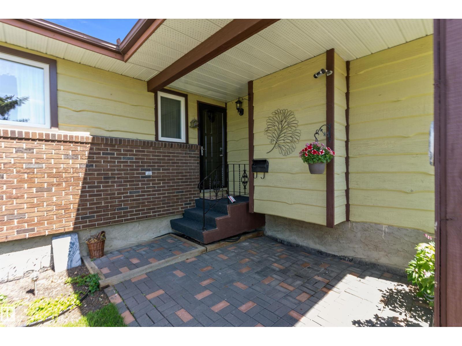 12256 144 AV NW - 5
